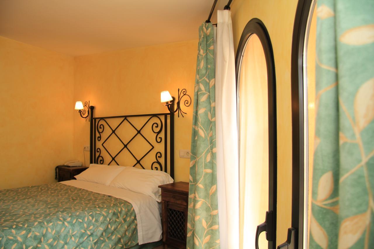 Hotel Abadia Puebla de Arenoso Екстер'єр фото