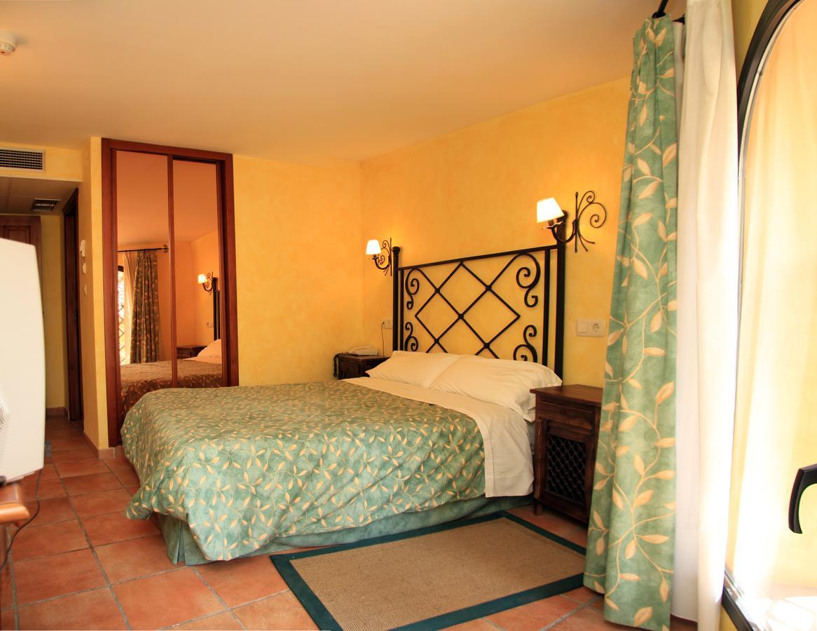 Hotel Abadia Puebla de Arenoso Екстер'єр фото
