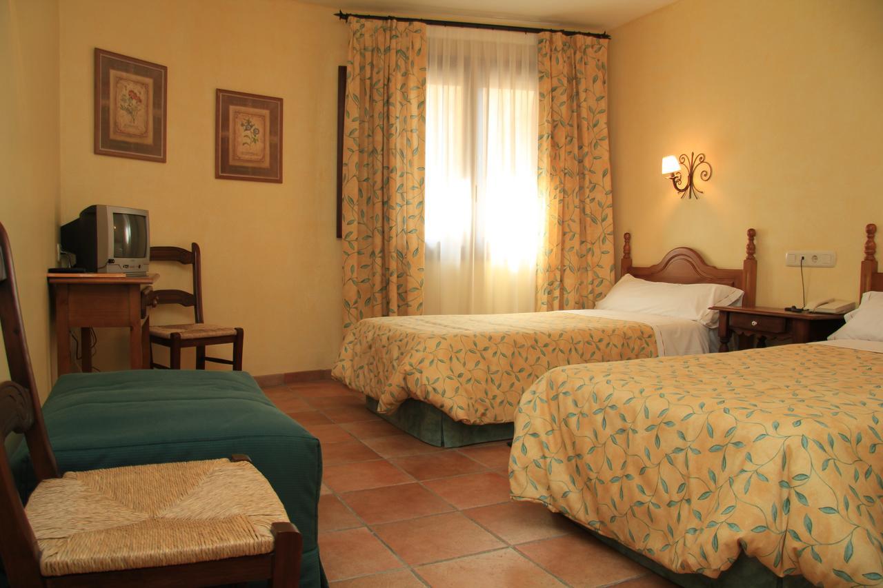 Hotel Abadia Puebla de Arenoso Екстер'єр фото